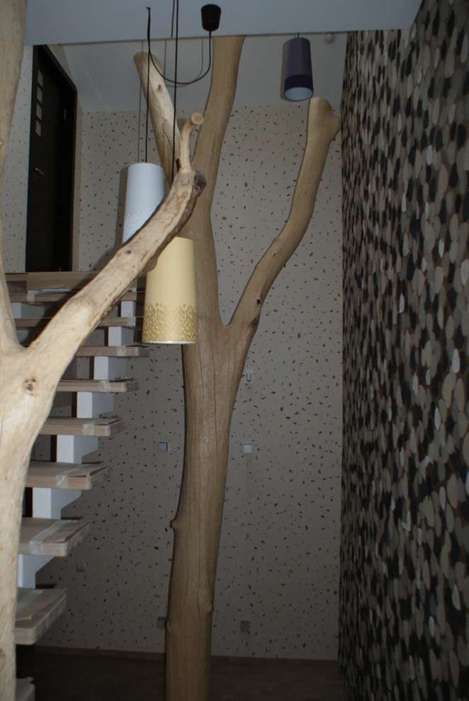 Хороший дом с бревнами