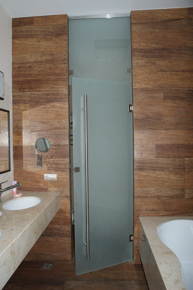 Хороший дом с бревнами