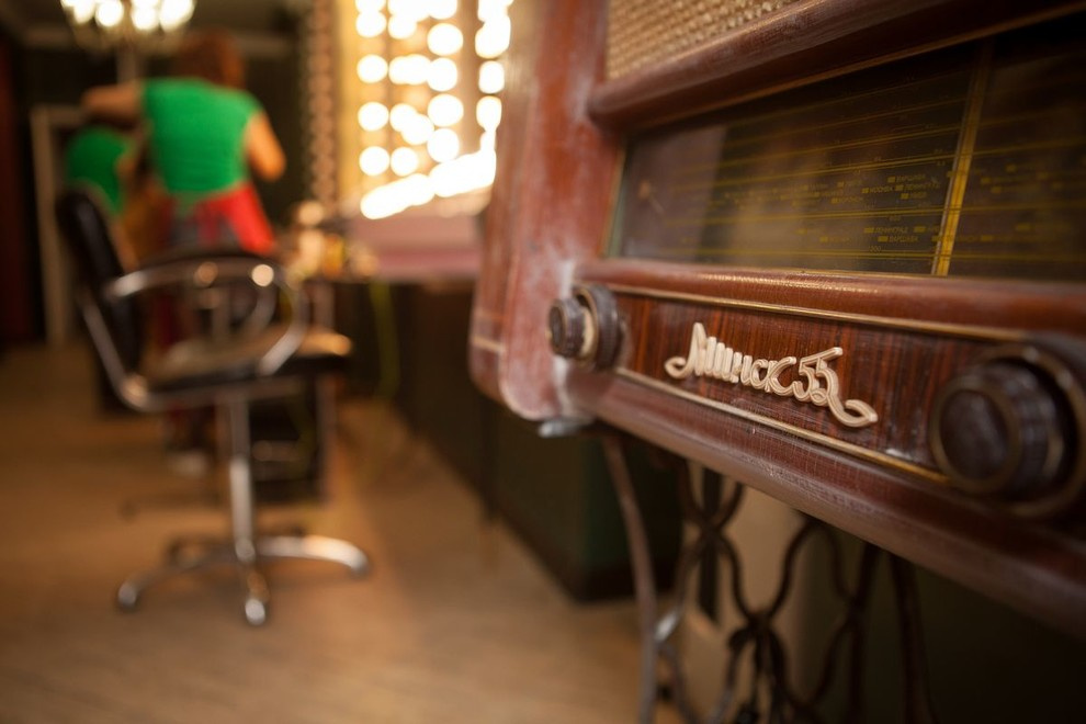 Парикмахерская в ретро стиле