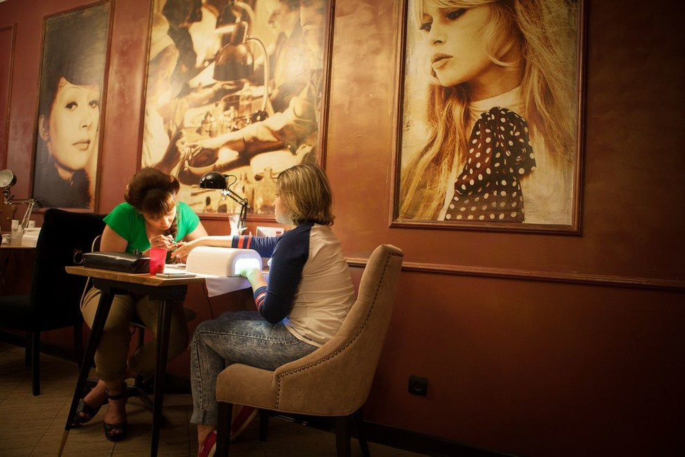 Парикмахерская в ретро стиле