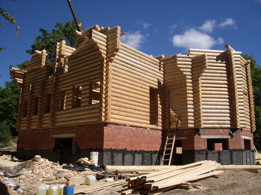 Гостевой дом. Калиброванное бревно. Канадская рубка. Диаметр 35-45 см.