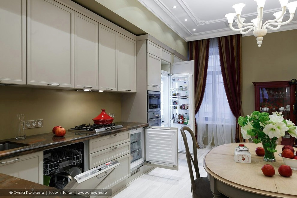Трехкомнатная квартира в центре Петербурга в традиционном стиле - 85 м²