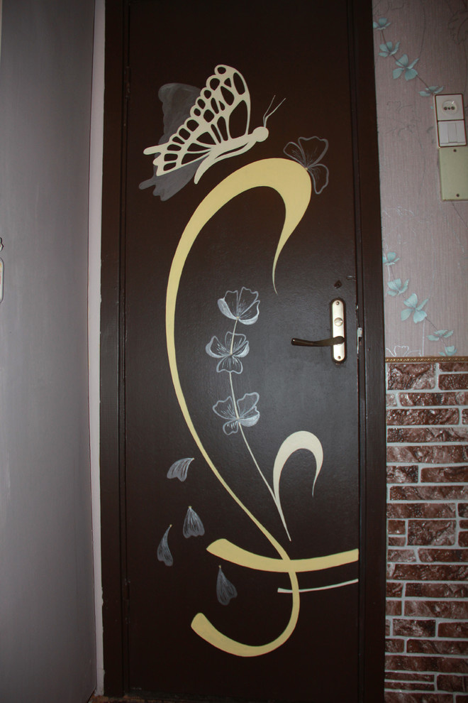 Растительные мотивы в росписи дверей