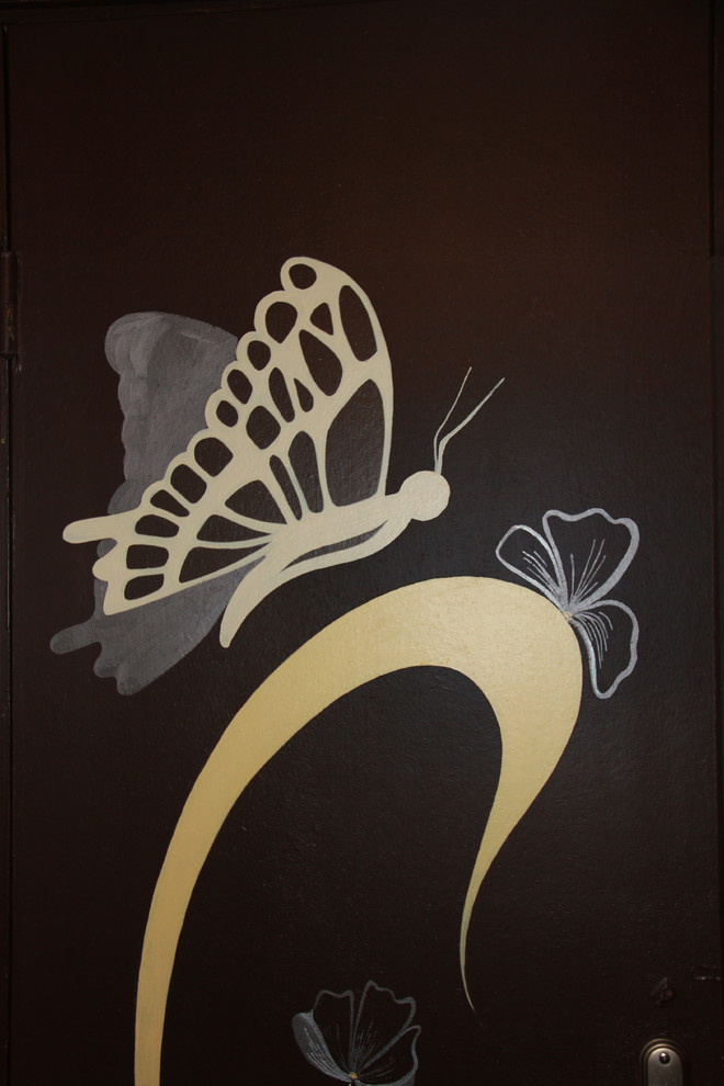 Растительные мотивы в росписи дверей