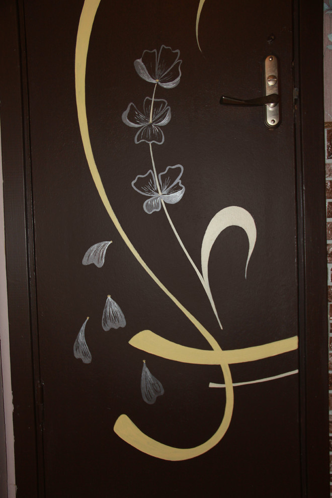 Растительные мотивы в росписи дверей