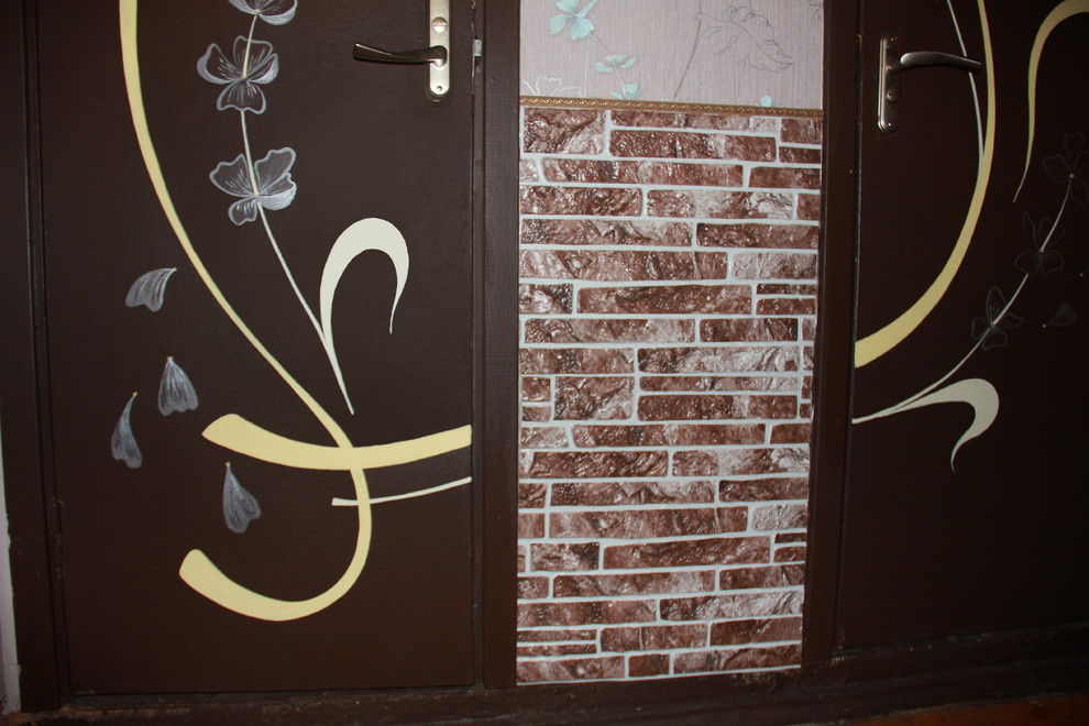 Растительные мотивы в росписи дверей