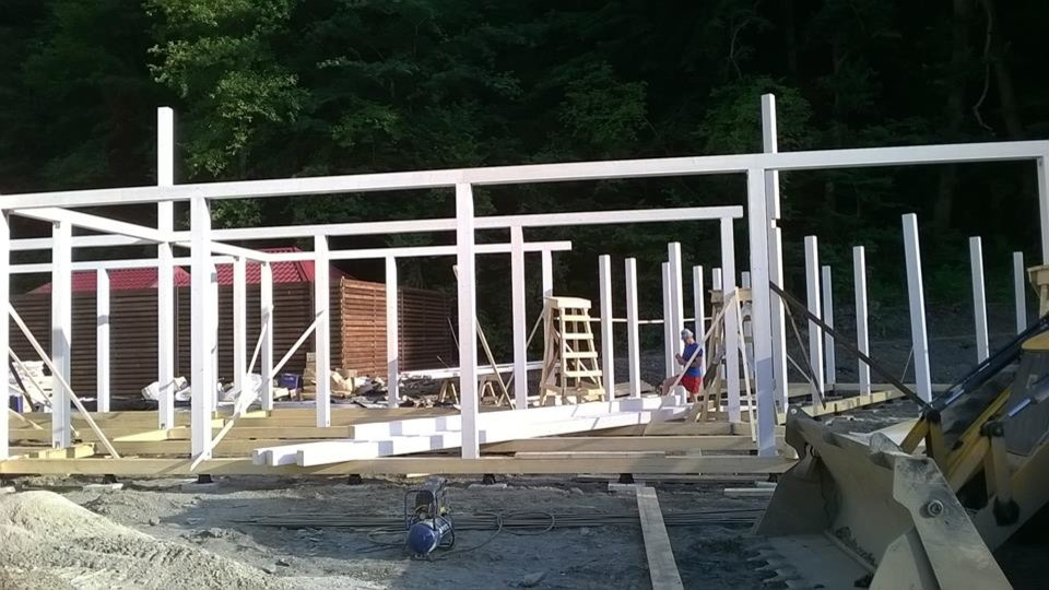 Кафе на реке Мзымта