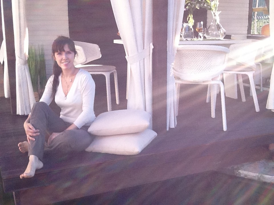 Беседка над прудом