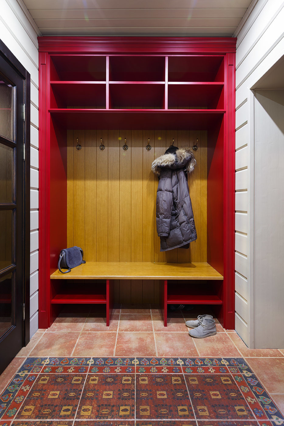 Прихожая в частном доме: Чему быть, чего не миновать