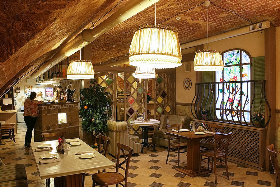 Интерьер траттории "Papa Giovanni", Ульяновск