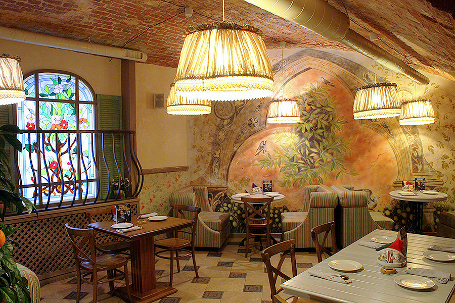 Интерьер траттории "Papa Giovanni", Ульяновск