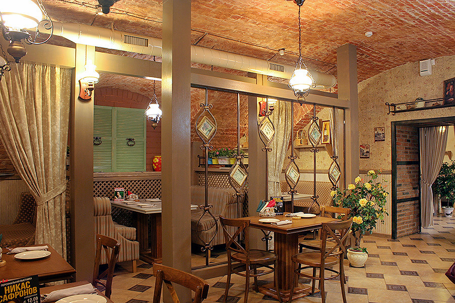 Интерьер траттории "Papa Giovanni", Ульяновск