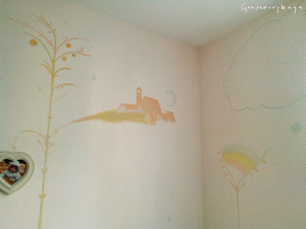 Little girl's tiny pink room