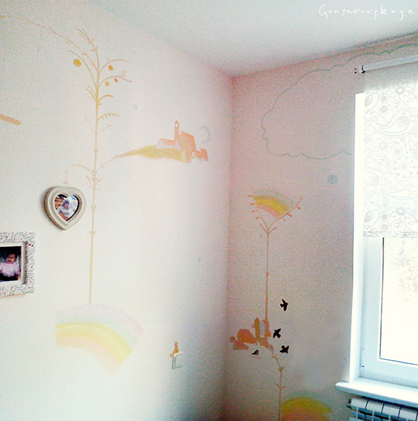 Little girl's tiny pink room