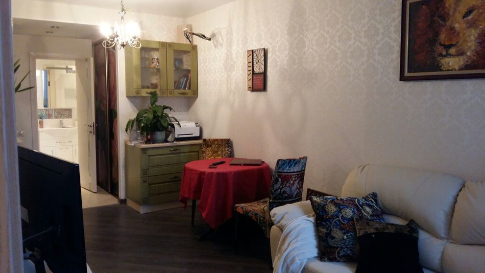 Small flat for gorgeous lady
