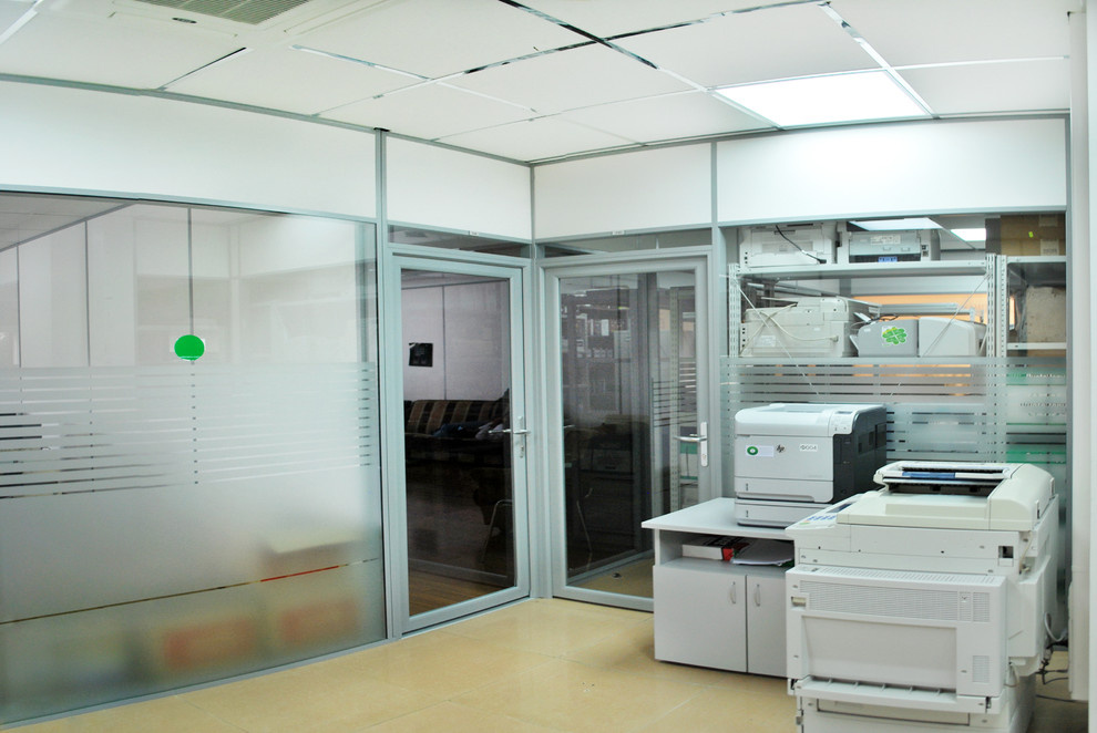 Офисное пространство из стекла для компании "ОМС"