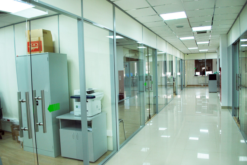Офисное пространство из стекла для компании "ОМС"