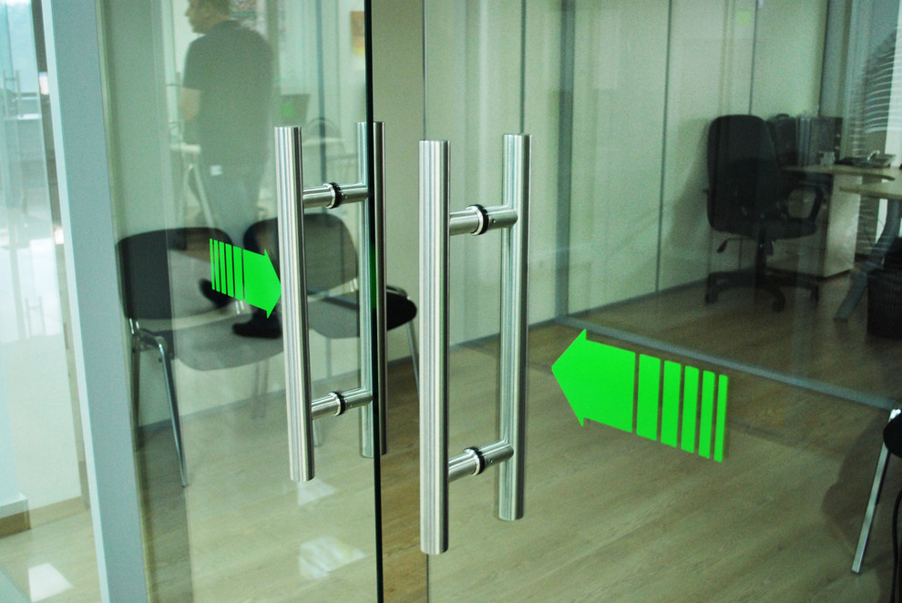 Офисное пространство из стекла для компании "ОМС"