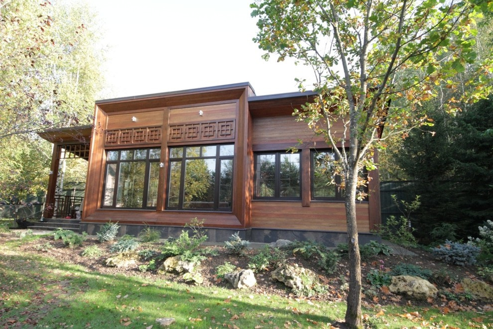 Вид на павильон с участка