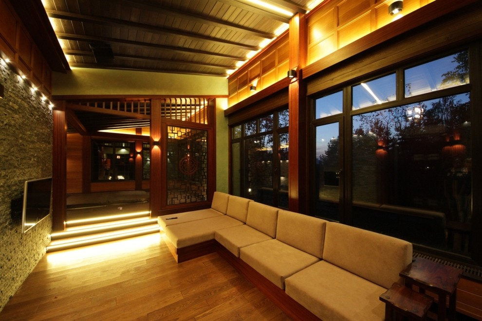 Комната отдыха с видом на СПА.