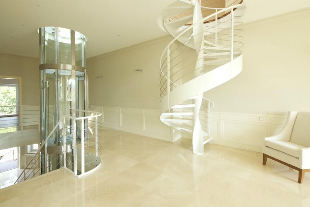 Загородный дом в Барвихе - гостиная, кухня и зал