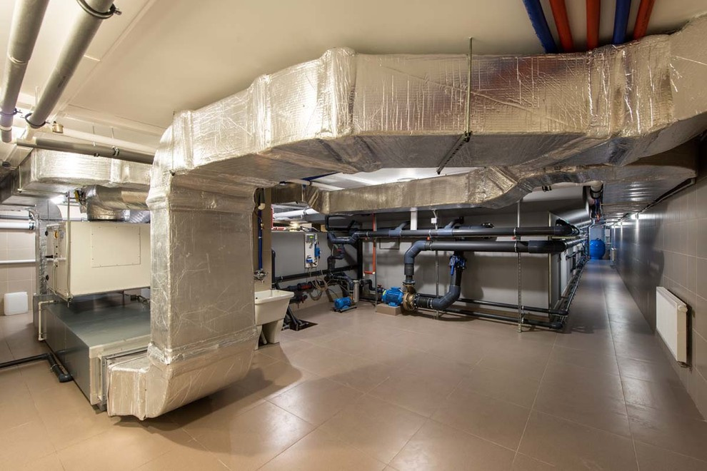 Частный бассейн в загородном доме