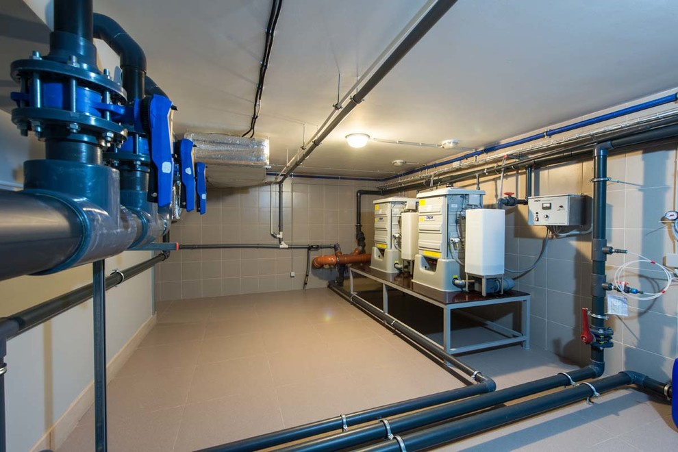 Частный бассейн в загородном доме