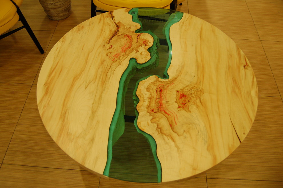 стол круглый река 102