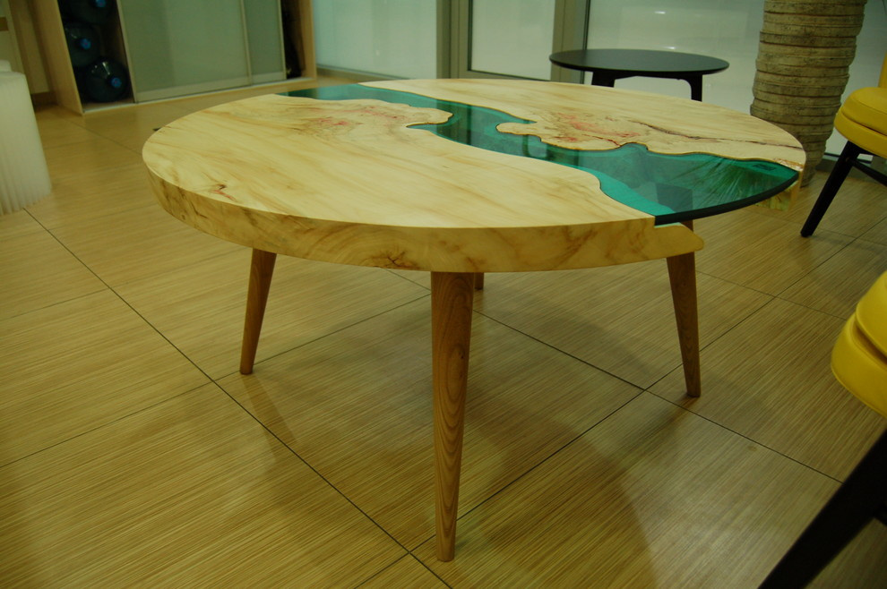 стол кркглый река 102