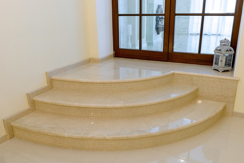 Внутренняя отделка особняка в поселке Маленькая Италия