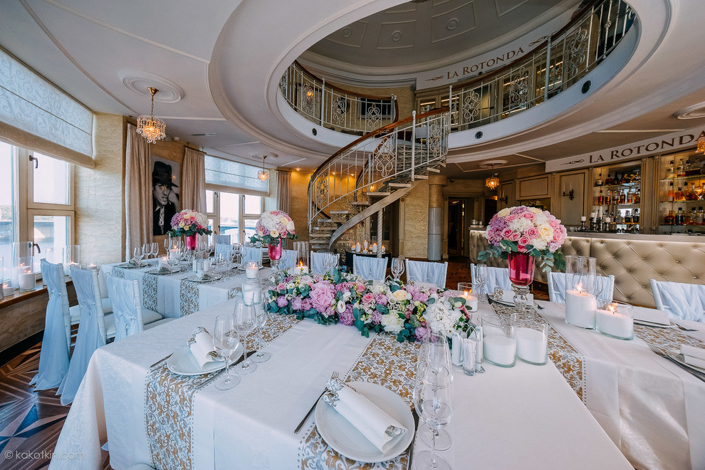 Italian Interiors restorara Rotunda in the town of Tver, Russia. / Интерьеры ита