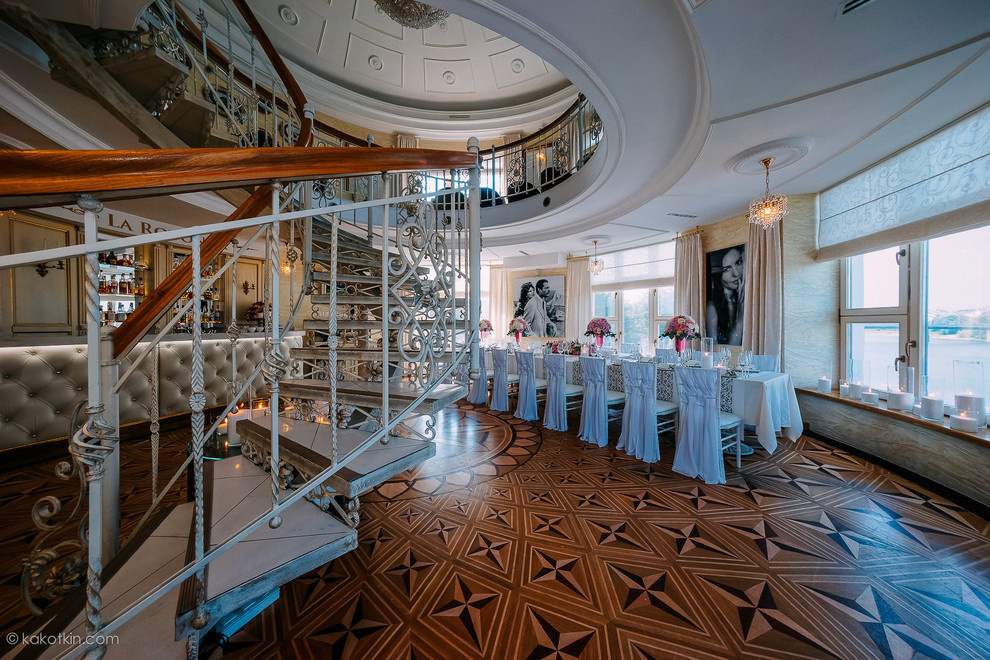 Italian Interiors restorara Rotunda in the town of Tver, Russia. / Интерьеры ита