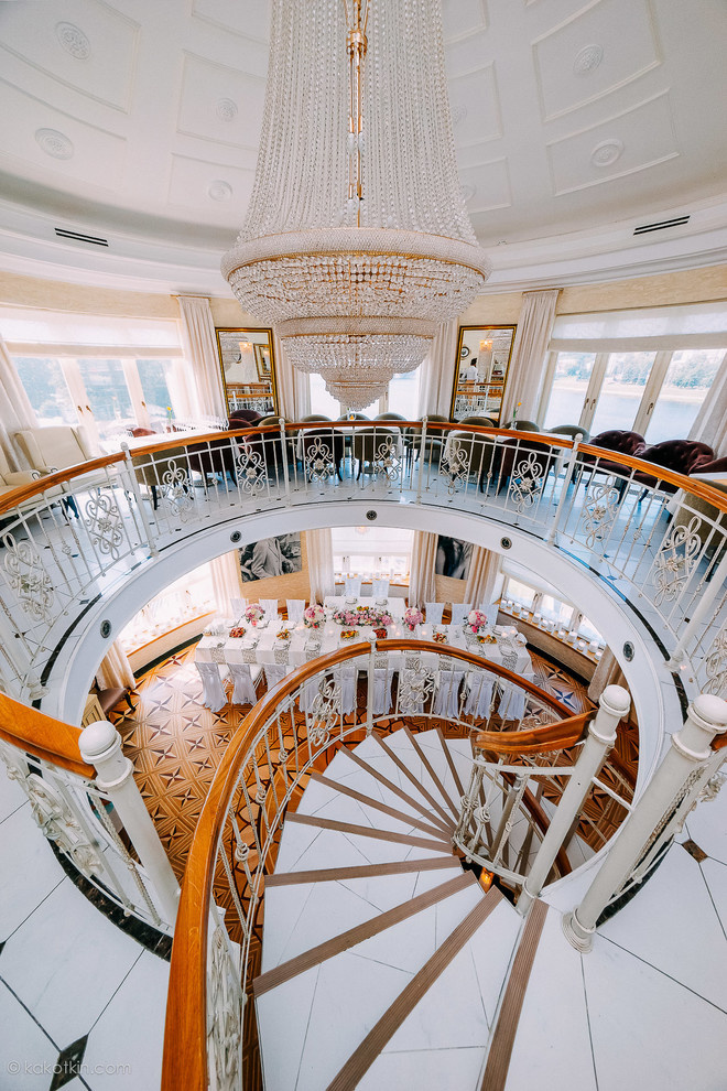 Italian Interiors restorara Rotunda in the town of Tver, Russia. / Интерьеры ита