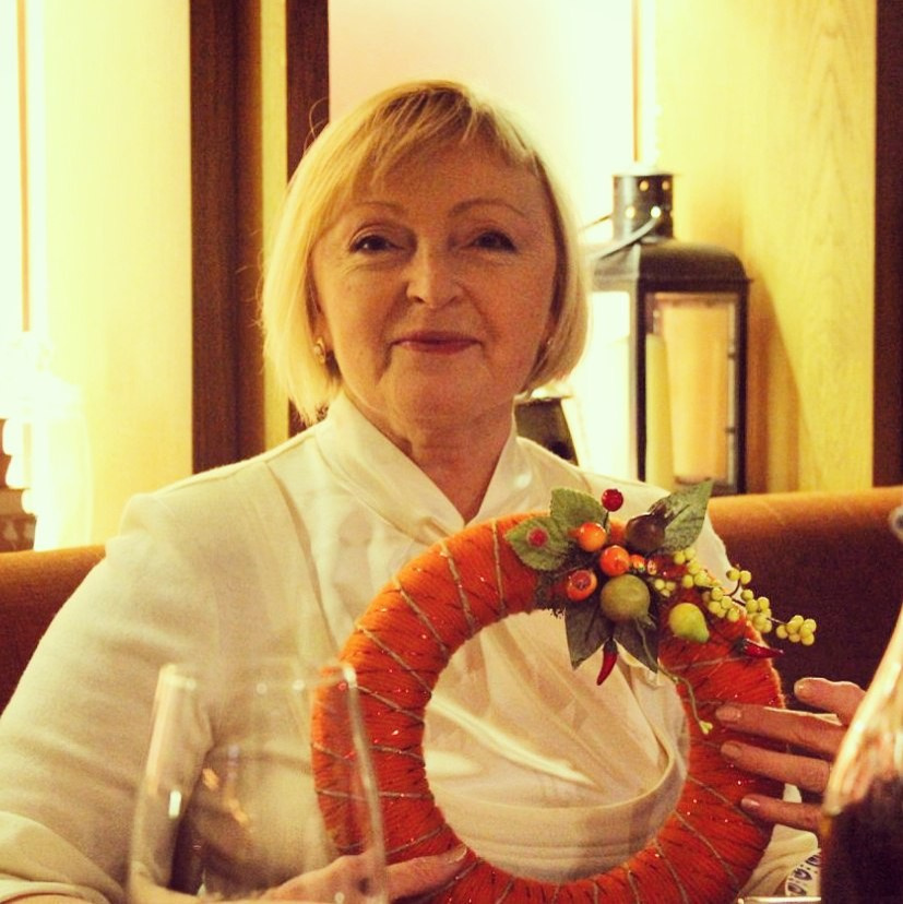 Венки La Couronne в интерьере и в руках