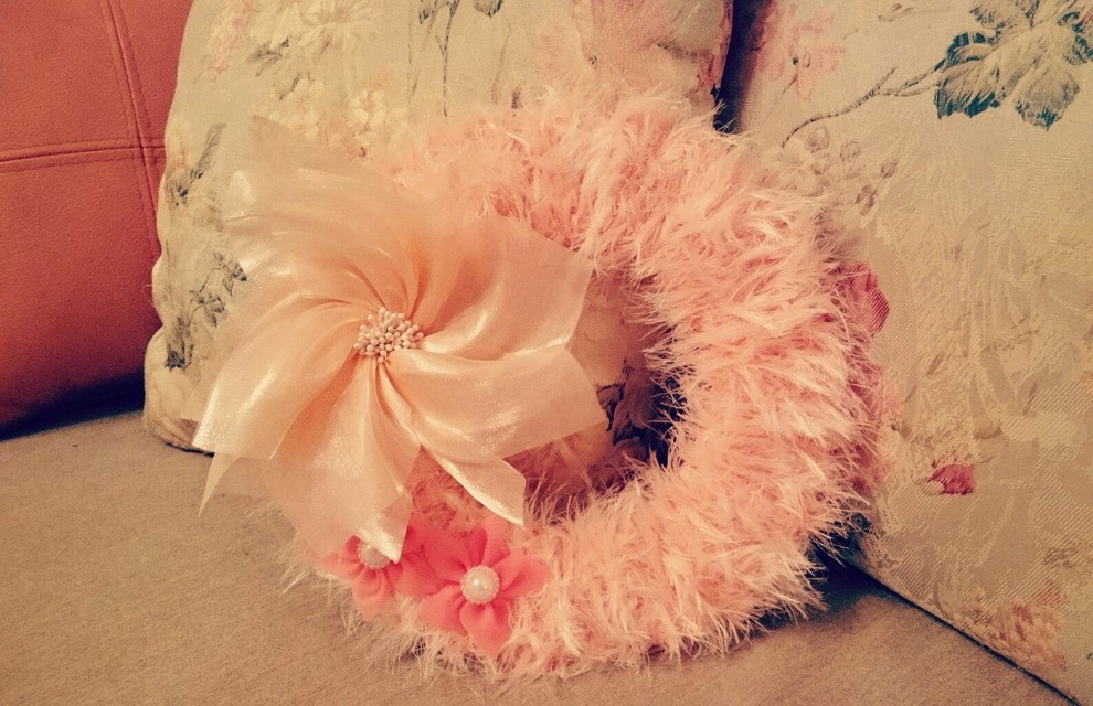 Венки La Couronne в интерьере и в руках