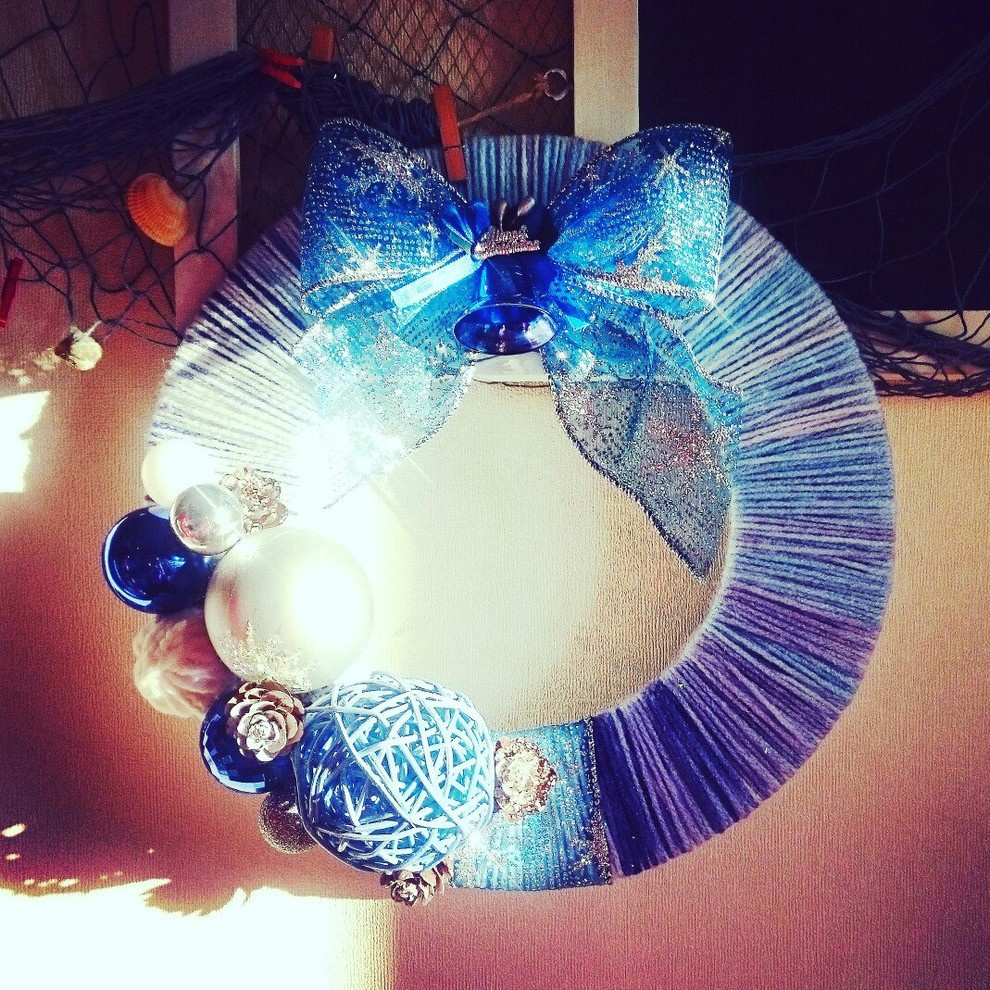 Венки La Couronne в интерьере и в руках