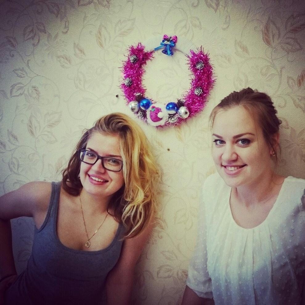 Венки La Couronne в интерьере и в руках