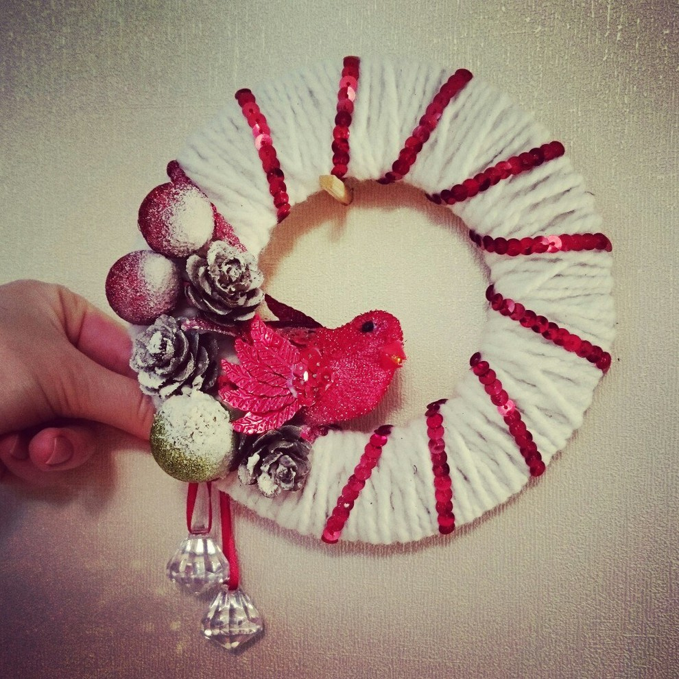 Венки La Couronne в интерьере и в руках