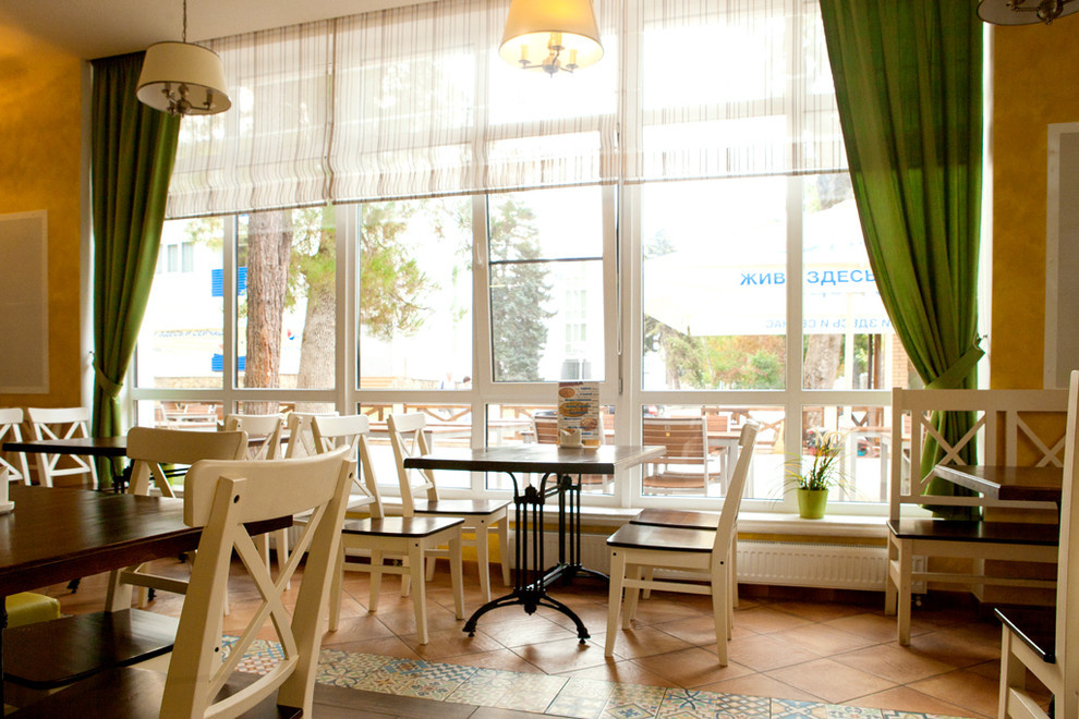 Интерьер столовой "Вкусное лето" с. Дивноморское