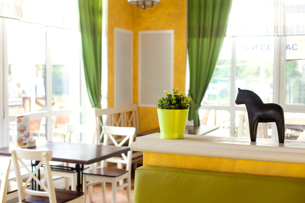 Интерьер столовой "Вкусное лето" с. Дивноморское