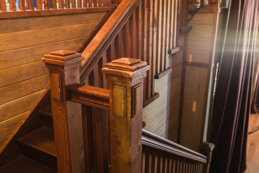 Деревянные полы и мебель из массива