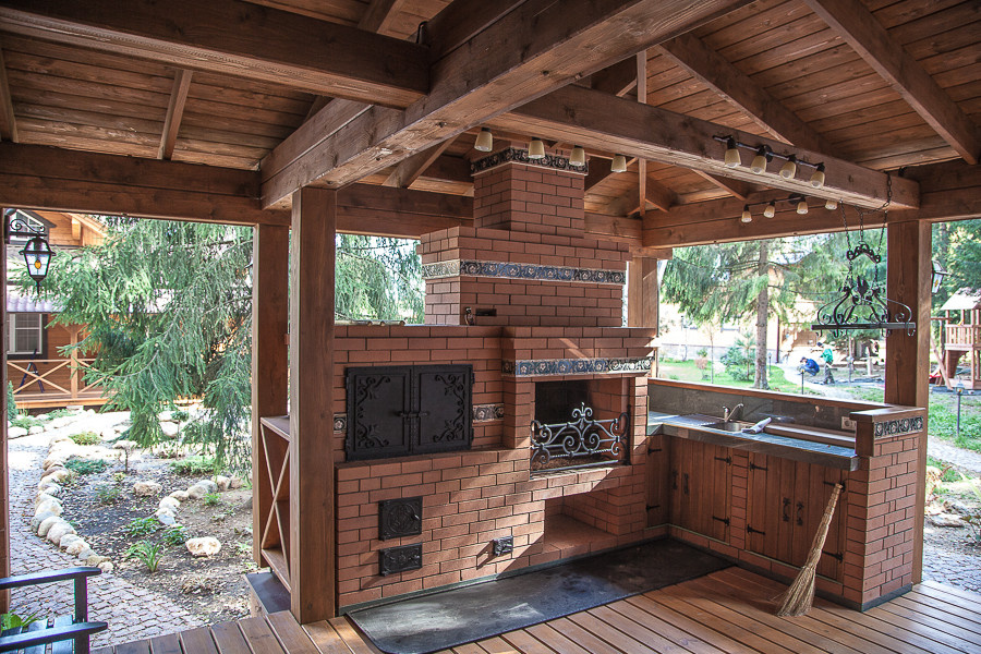 Бассейн в деревянном доме