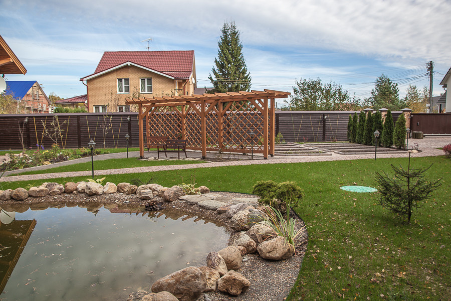 Бассейн в деревянном доме