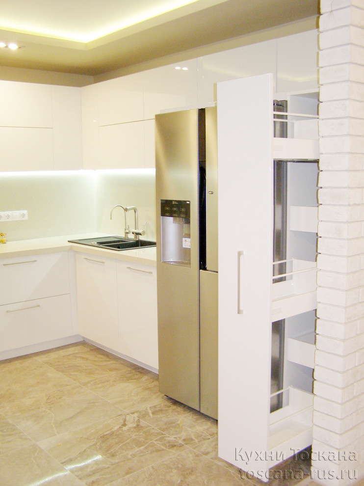 Выдвижная колонна (Cargo)