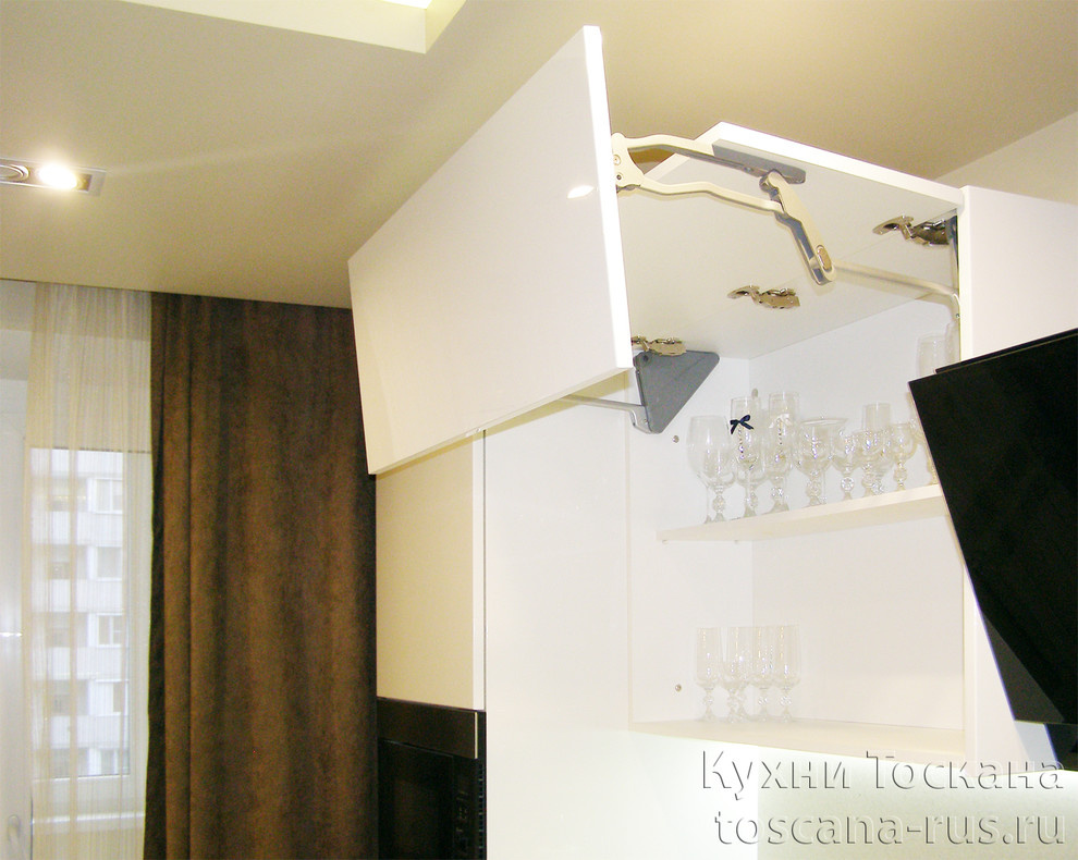 Кухня модерн белая