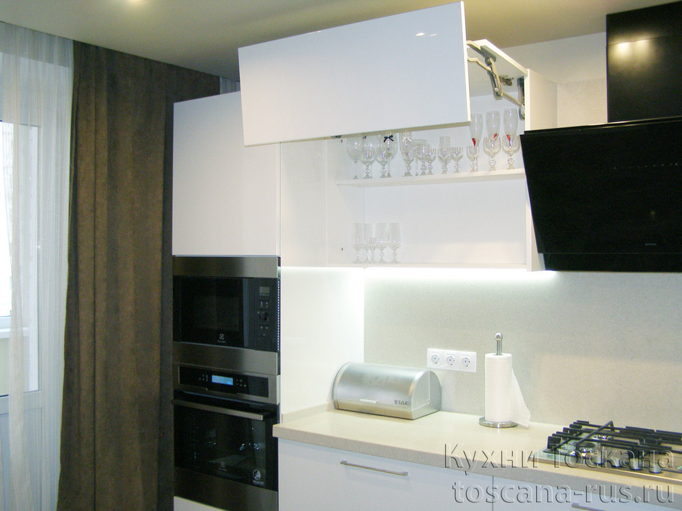 Кухня с каменной столешницей