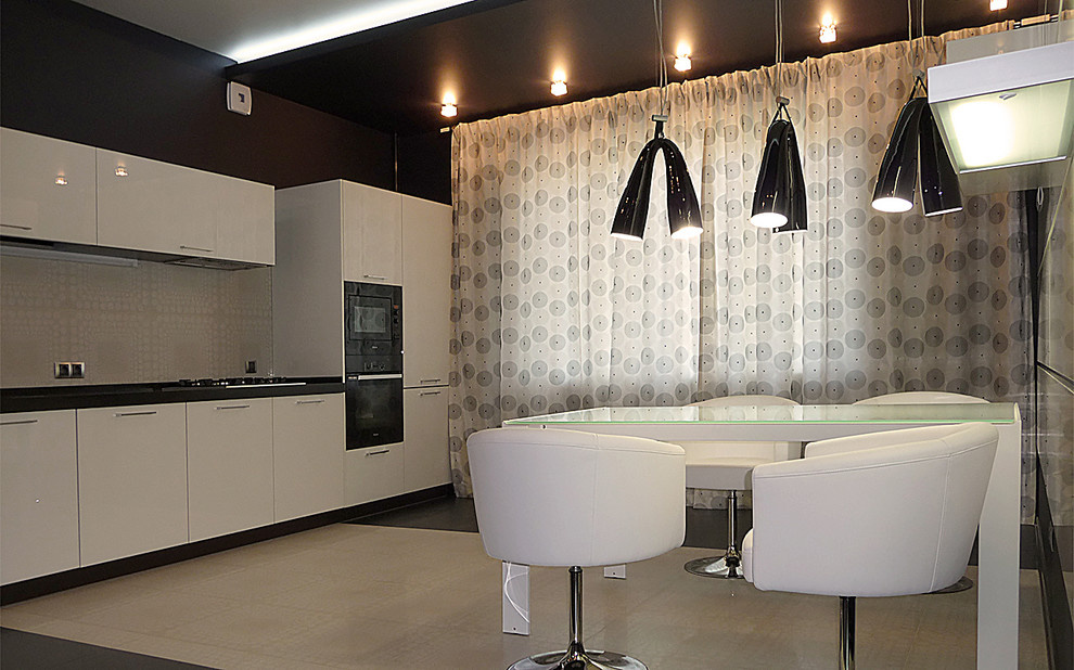 "Черное и белое"