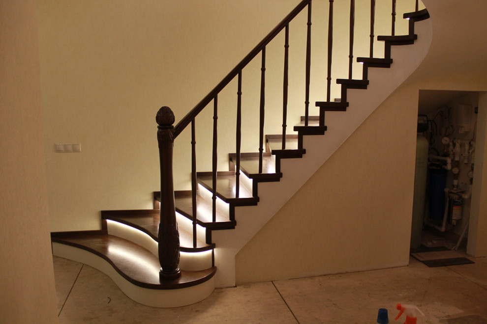 Лестница с подсветкой ступенй