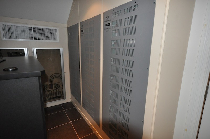 Умный дом Crestron, мультирум - техническое помещение.