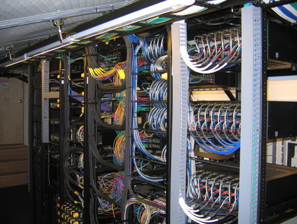 Умный дом - серверная, системы мультирум.